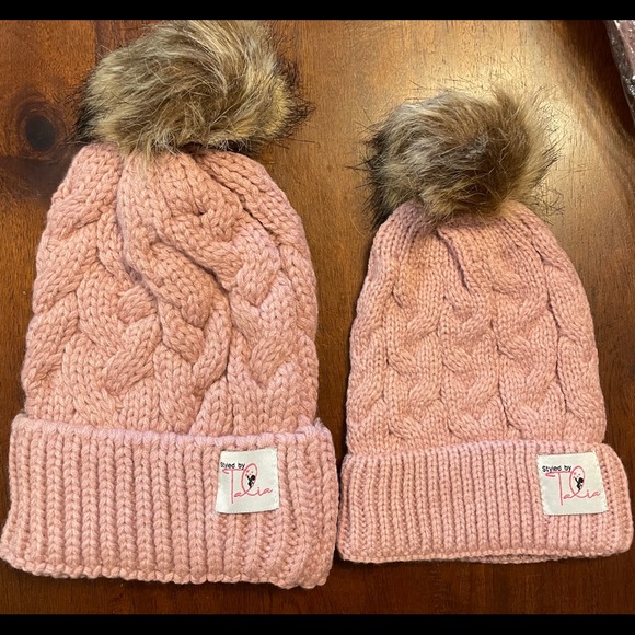 Mommy && Me winter hats - Picture 1 of 1